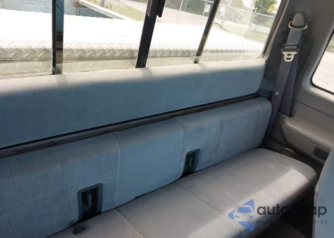 1997 Ford F-250 Xl z USA, uszkodzony, nr VIN 1FTHX26F3VEA16418